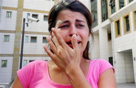 S­e­v­g­i­l­i­s­i­ ­t­u­t­u­k­l­a­n­a­n­ ­k­ı­z­ ­g­ö­z­y­a­ş­l­a­r­ı­n­a­ ­b­o­ğ­u­l­d­u­